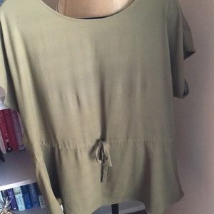 Gently used olive green Ann Taylor blouse.